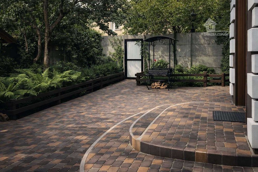 Метро Лівобережна. Новий  будинок 130 кв. Генератор. 3 спальні.