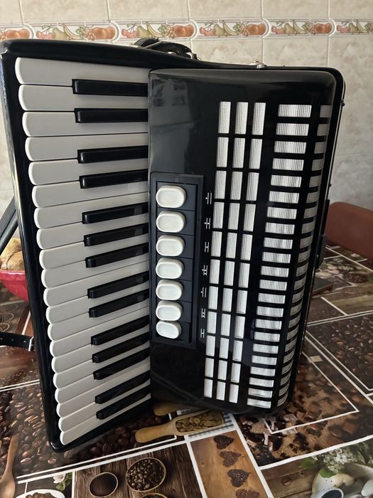 Acordon hohner  student 72