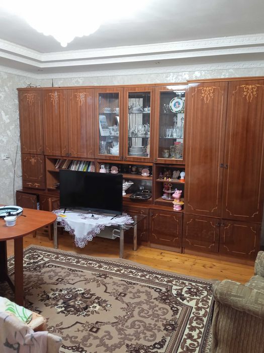 Продам вітальню вживану