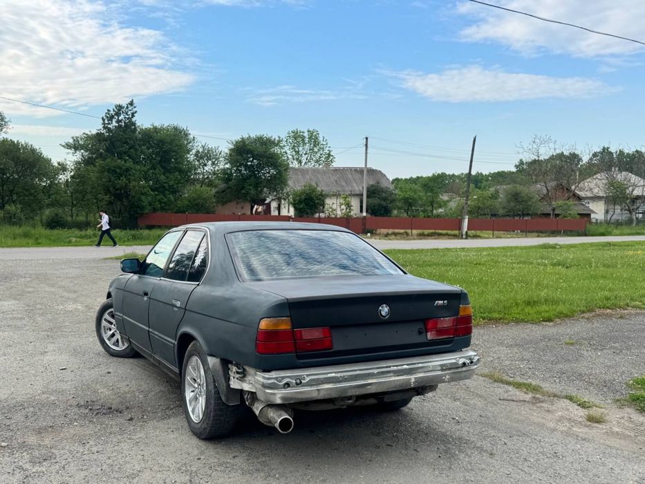 Пацаняча BMW e34 530i