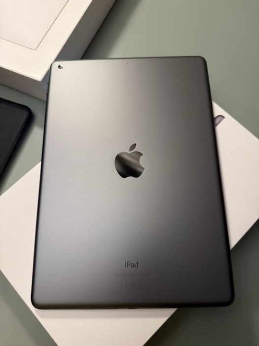 Apple iPad 10.2" 8th Generation 2020 Space Grey64739753326082123