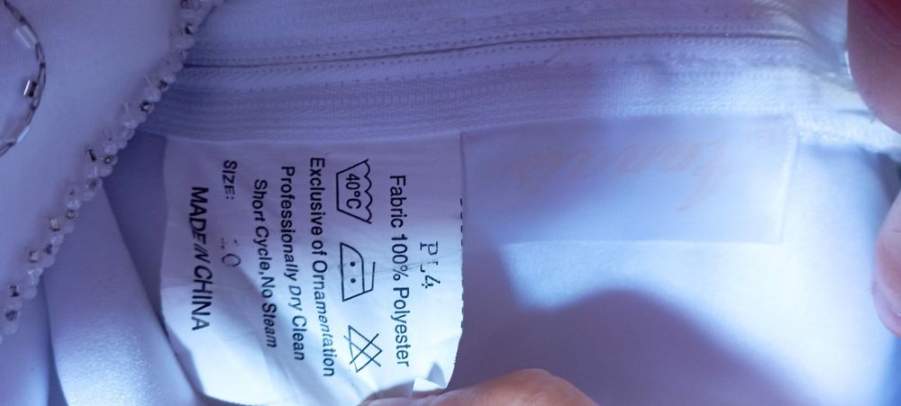 Suknia ślubna z trenem