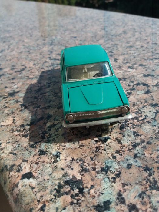 Модель  масштабна.газ-24.раф.зіл.