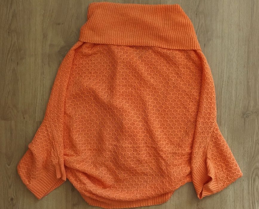 Pomarańczowy sweterek bolerko TAKKO