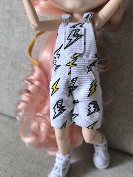 Jardineira para boneca Blythe