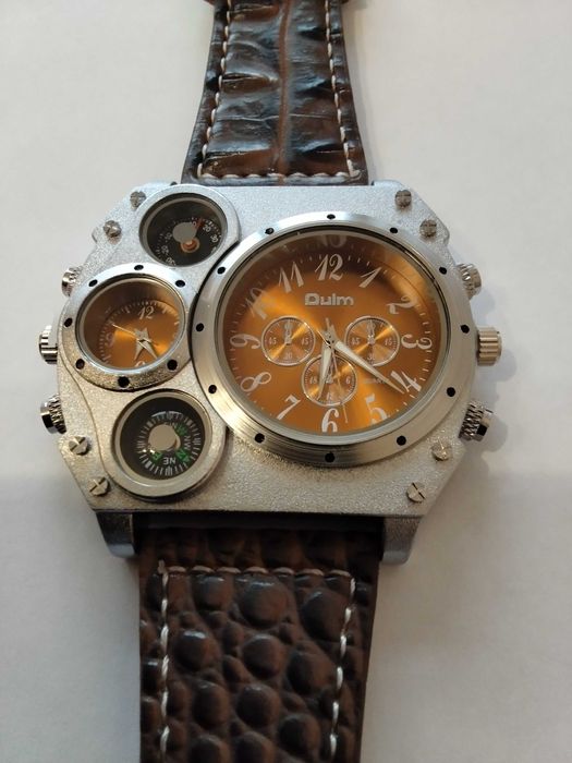 Годинник Oulm HP1349