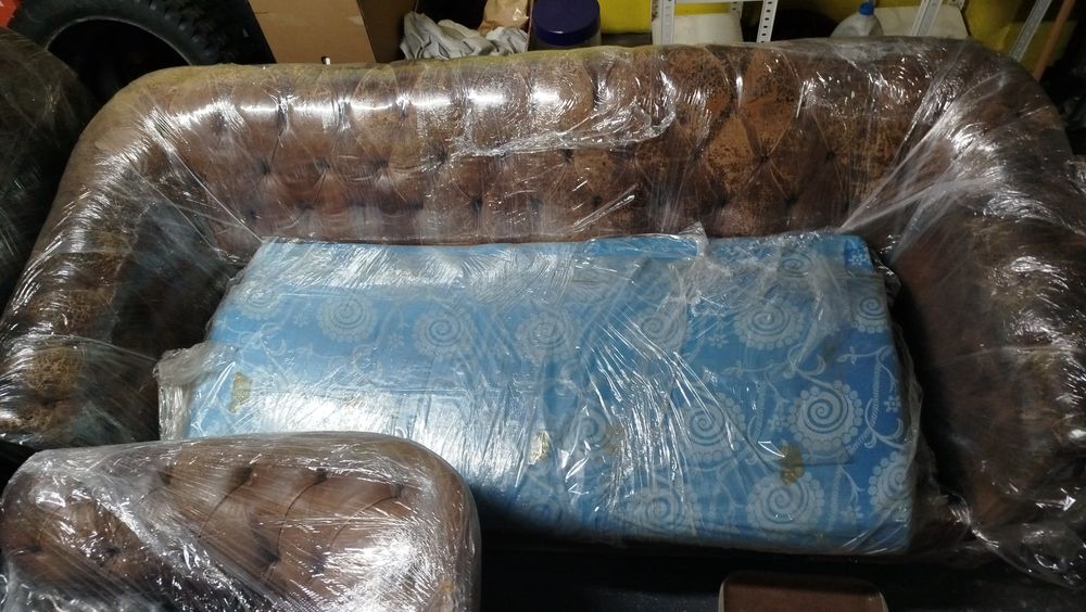 Terno de sofás Chesterfield