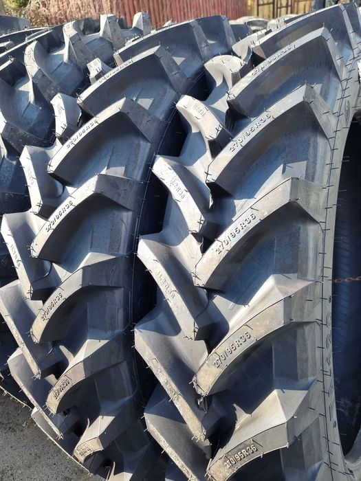 Opona 230/95R36 130D TL TA-120  (9.5R36)  Petlas