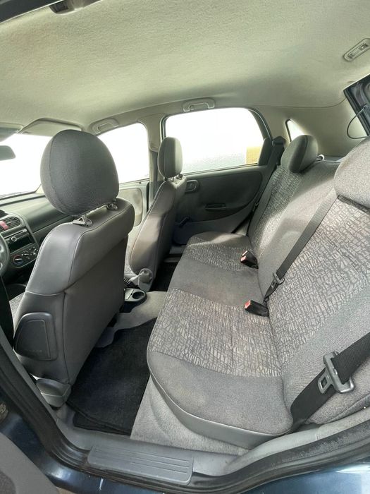 Opel corsa 1.2 ano 2001