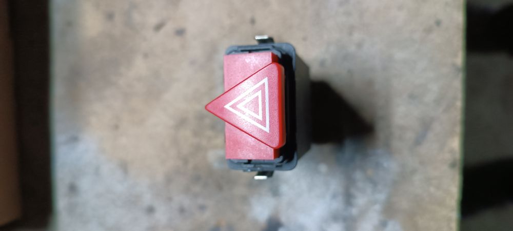 Botão 4 piscas Audi A3 8l