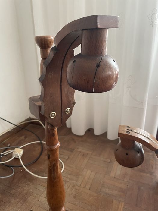 Par de candeeiros de mesa em madeira