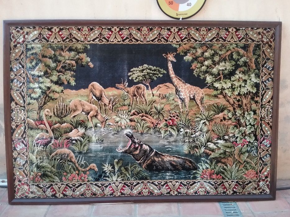 Tapeçaria com motivos africanos