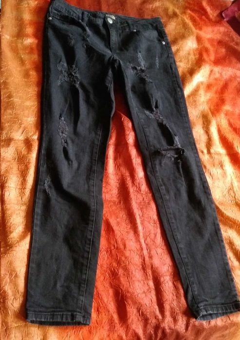 Only czarne dżinsy z rozdarciami W30 L32