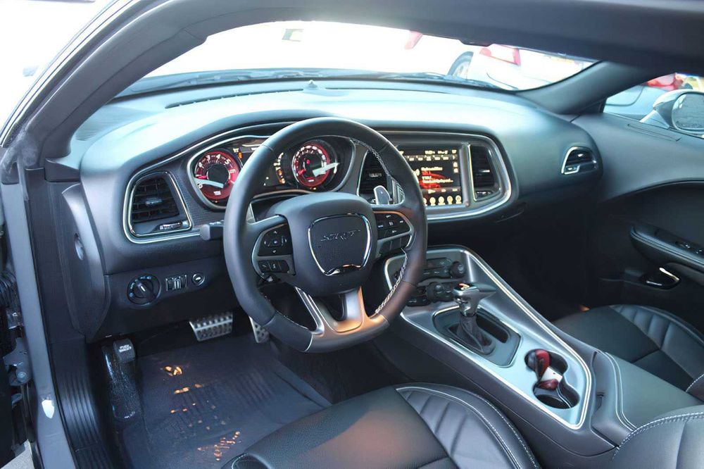Dodge Challenger SRT Hellcat      2017