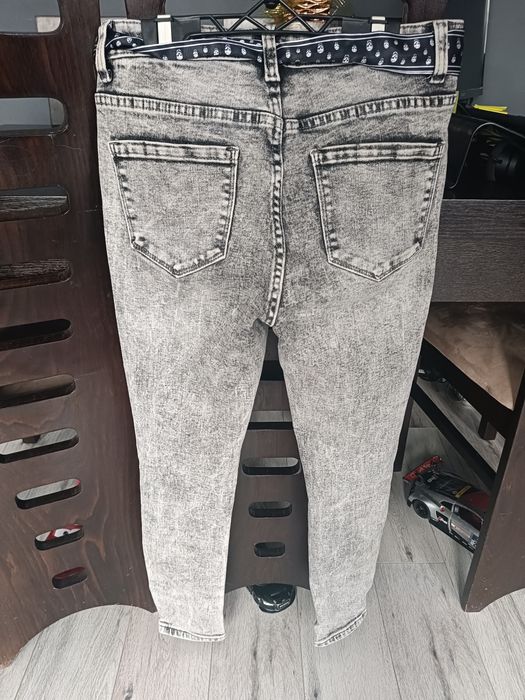 Spodnie damskie jeansowa z dziurami