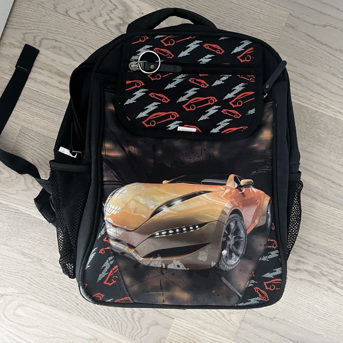 Рюкзак для хлопчика на 1-4 класи