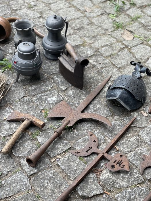 Cojunto de artigos antigos decorativos