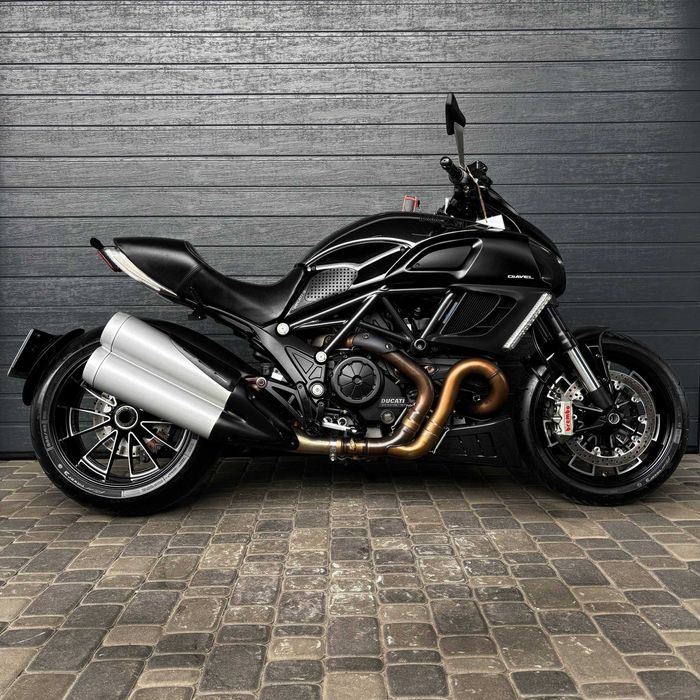 Продам мотоцикл Ducati Diavel 1200 (1819)