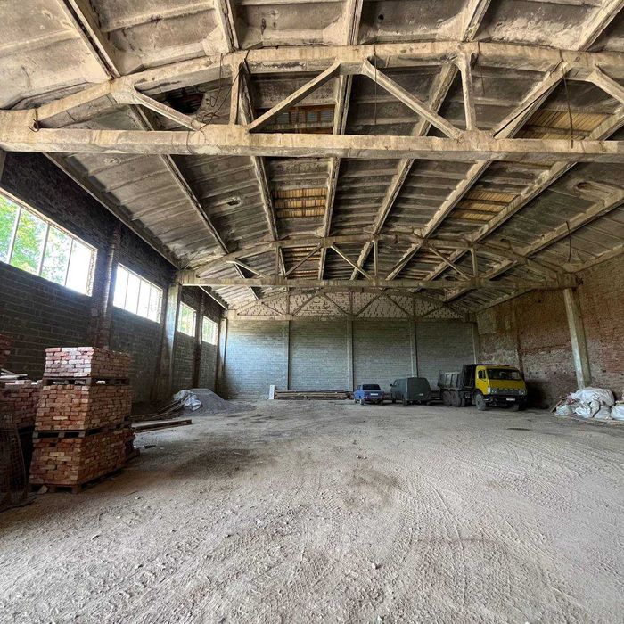 Комерційно-виробничі приміщення