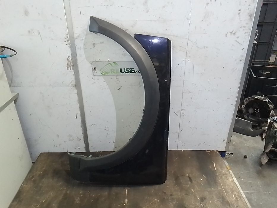 Guarda-lamas esquerdo LAND ROVER Discovery III (L319)