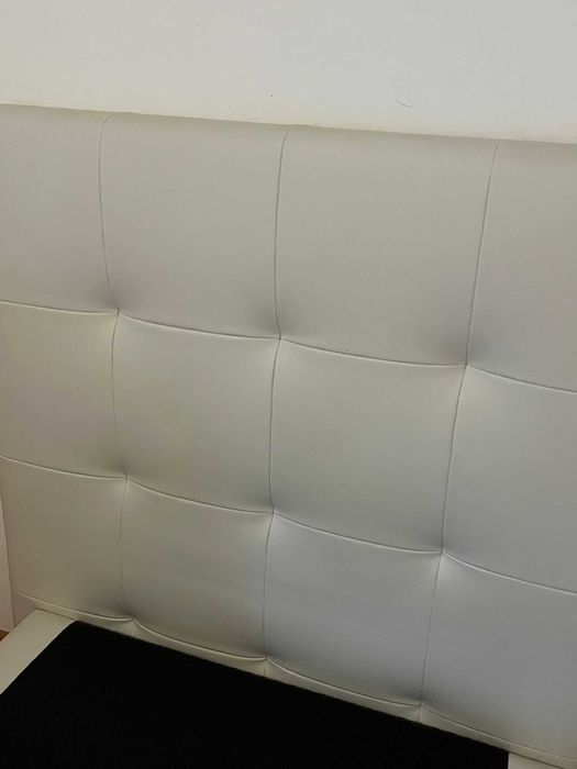 Cama summier e cabeceira