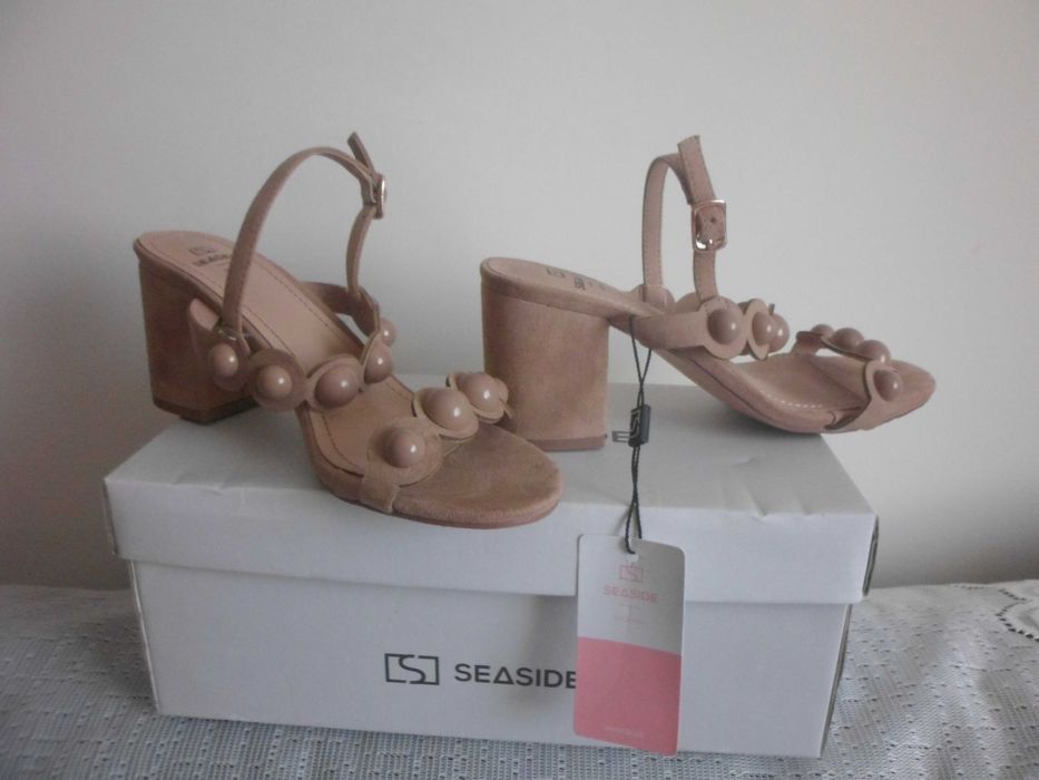 sandálias novas com etiqueta da marca seaside 10€