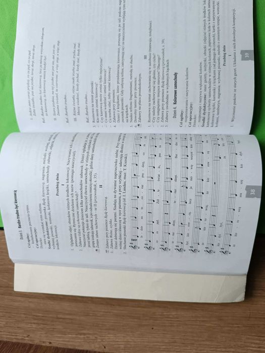 Kolorowy start- czterolatek- 2 przewodniki metodyczne+1 płyta+ gratisy