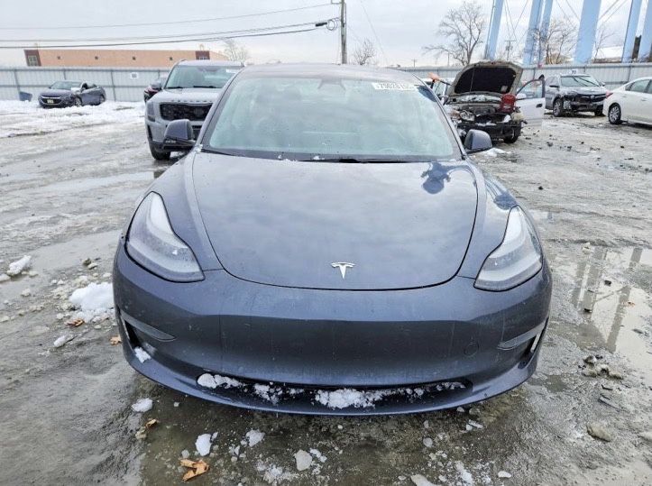 Оренда з можливістю викупу Tesla model 3 2021 рік