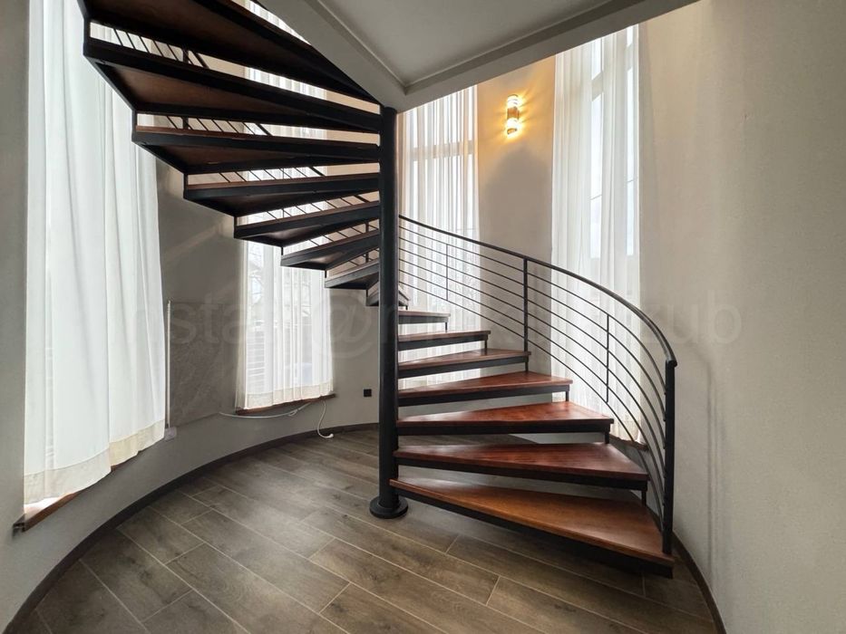 Без комісії/Продам будинок в Ужгороді/200 м2/5 сотих/Газове опалення