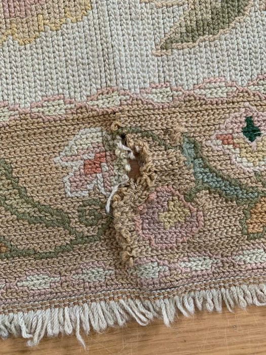 Carpete de Arraiolos, genuína, com 300 cm por 200 cm