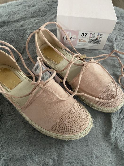 Pudrowo różowe espadryle