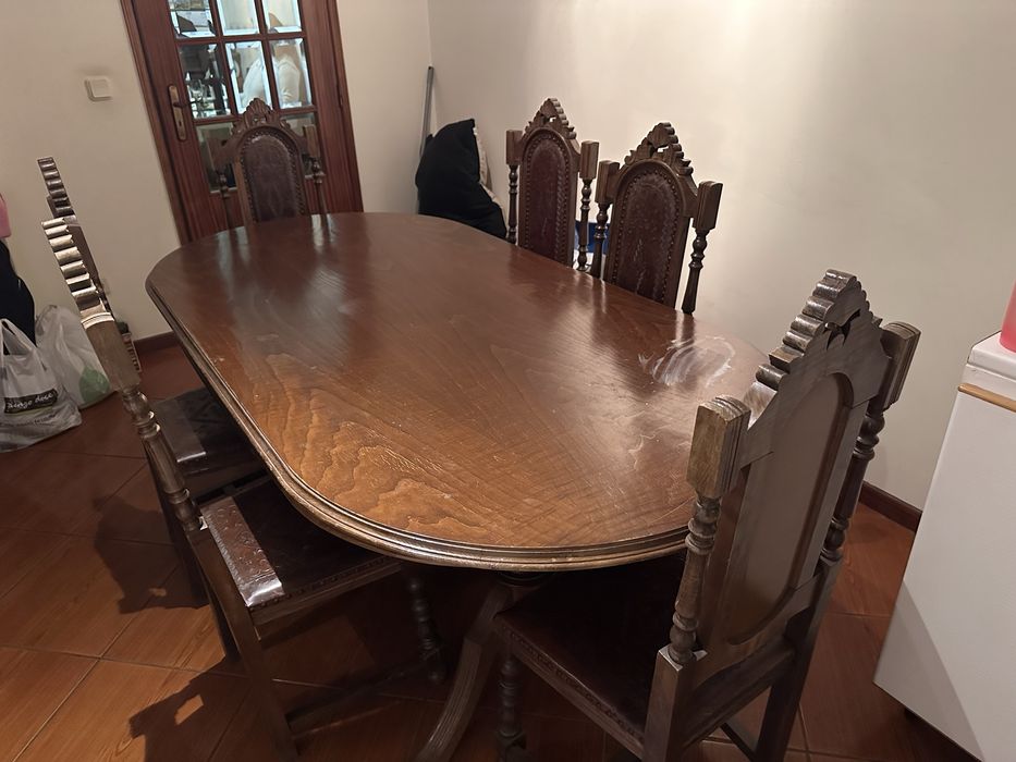 Conjunto mesa + 6 cadeiras