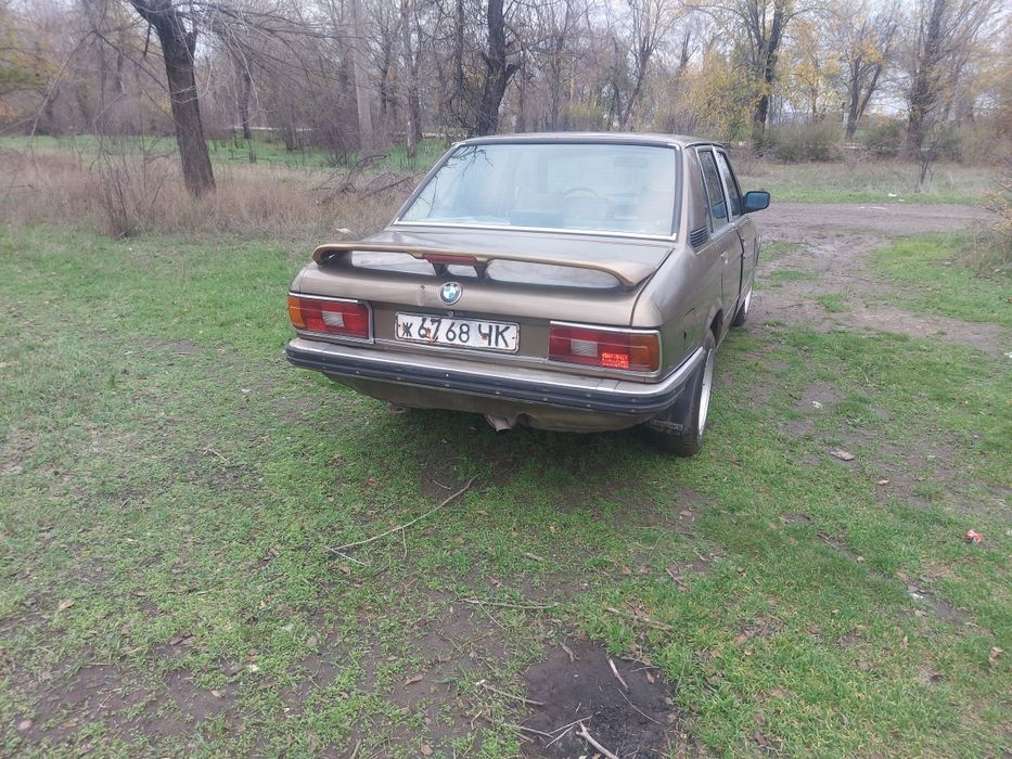 бмв е 12 на ходу
