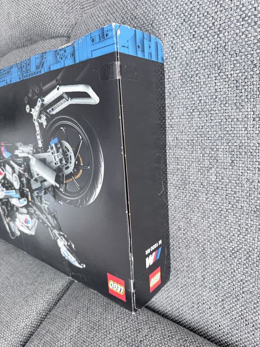 Nowy oryginalny zestaw LEGO 42130 Technic BMW M 1000 RR