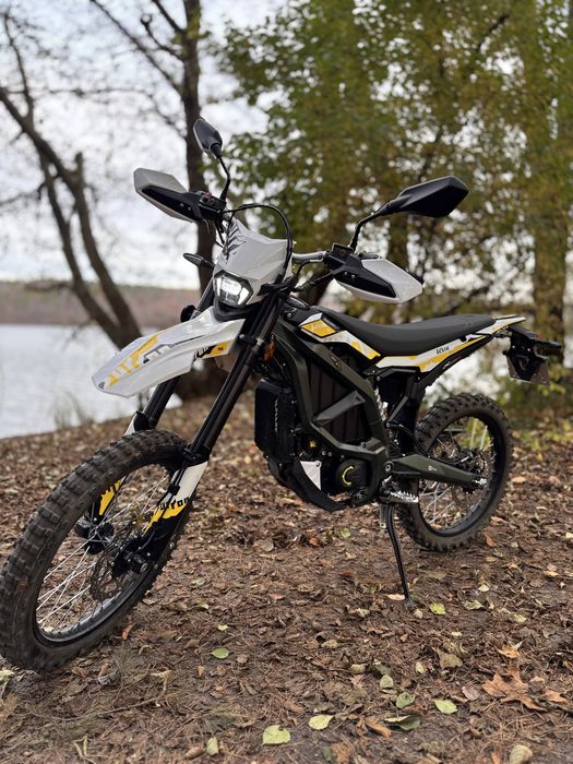 Motocykl elektryczny Surron Ultra Bee z homologacją/ Niski przebieg
