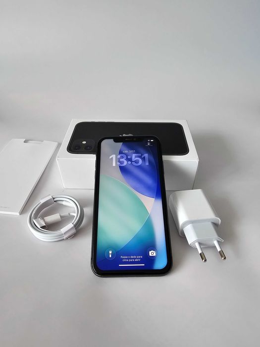 Iphone 11 64gb.  Muito bom.