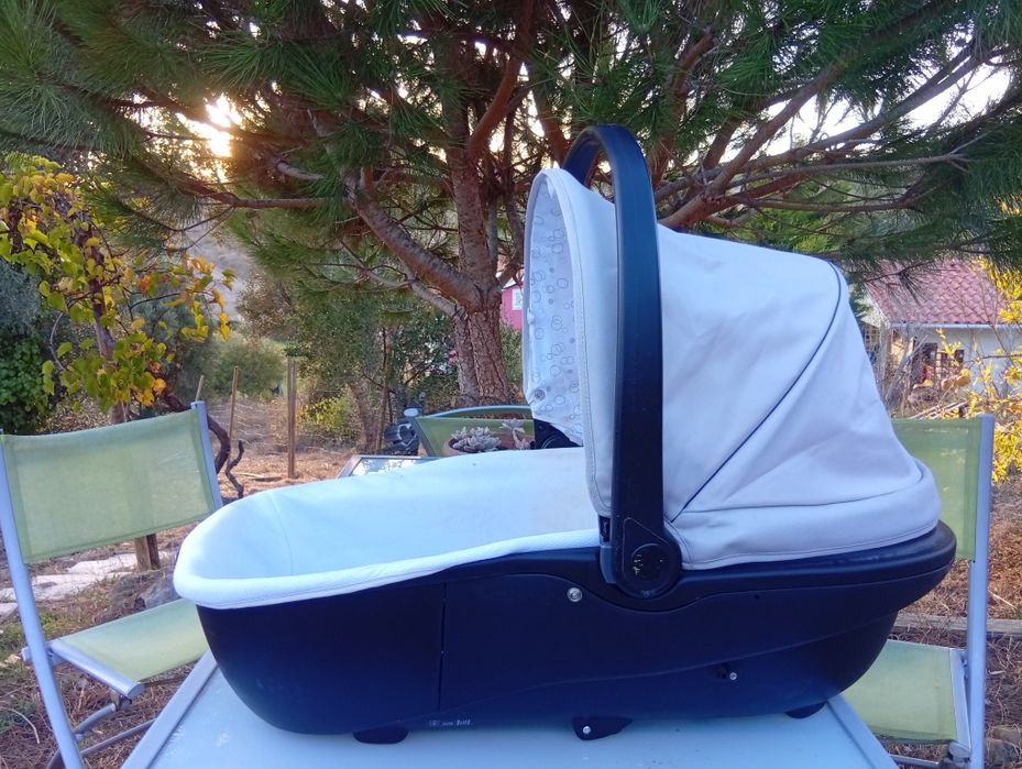 Alcofa da Chicco com almofada e Faixa pós parto