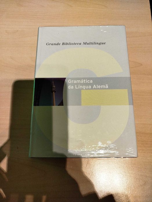 Dicionário e livro de gramática língua Alemã