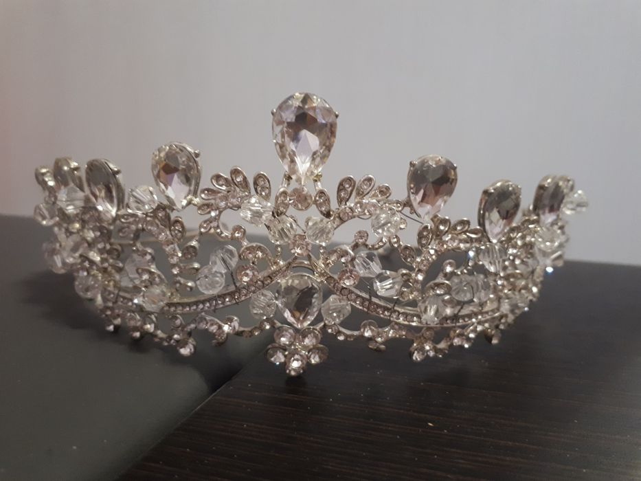 Диадема шикарная