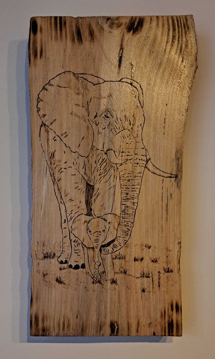 Obraz słonia z młodym - wypalanie na desce, rękodzieło