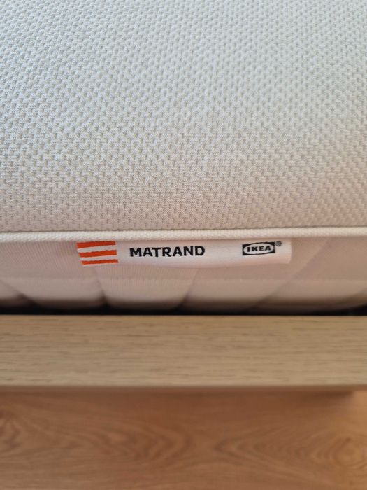 Colchão duplo Ikea modelo Matrand, espuma memory