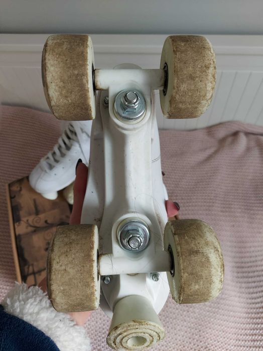 Wrotki skórzane r. 36