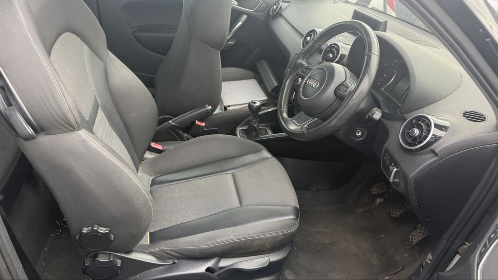 Audi A1 S line silnik 1.6 TDI 2012r,Anglik z kluczykami