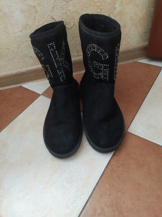 Уггі жіночі тепленькі