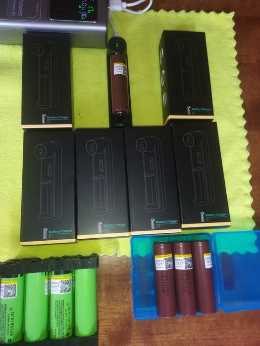 Блок живлення від Lii 600. Та зарядка  С1.