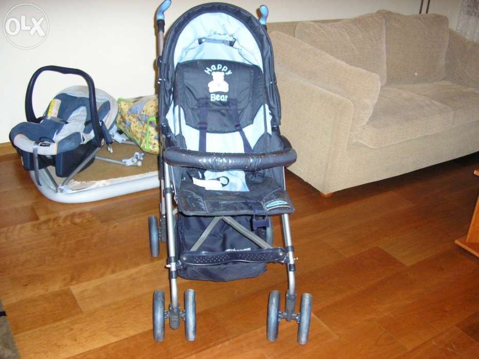 Carrinho de bebé, ovo, mochila e carrinho vermelho