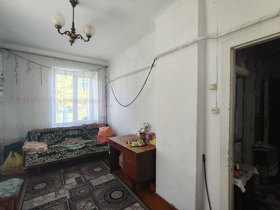 Трикімнатна квартира з автономним опаленням в районі ДЕУ