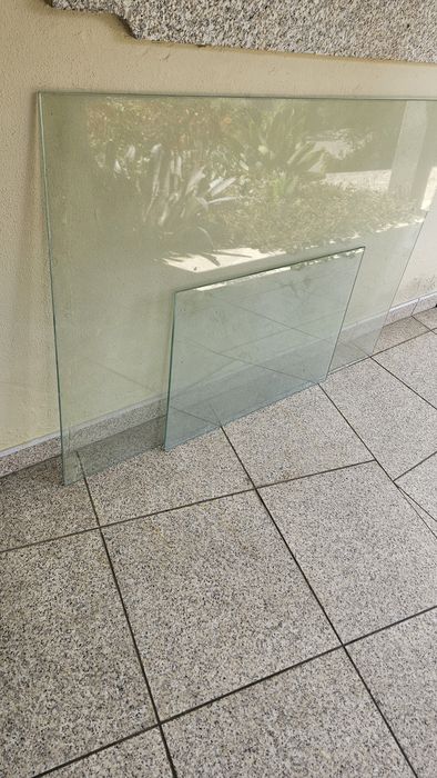 Mesa centro em ferro e vidro