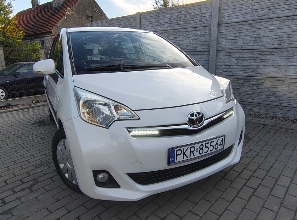 Toyota Yaris Verso  S Benzyna Zarejestrowana Opłacona Zadbana