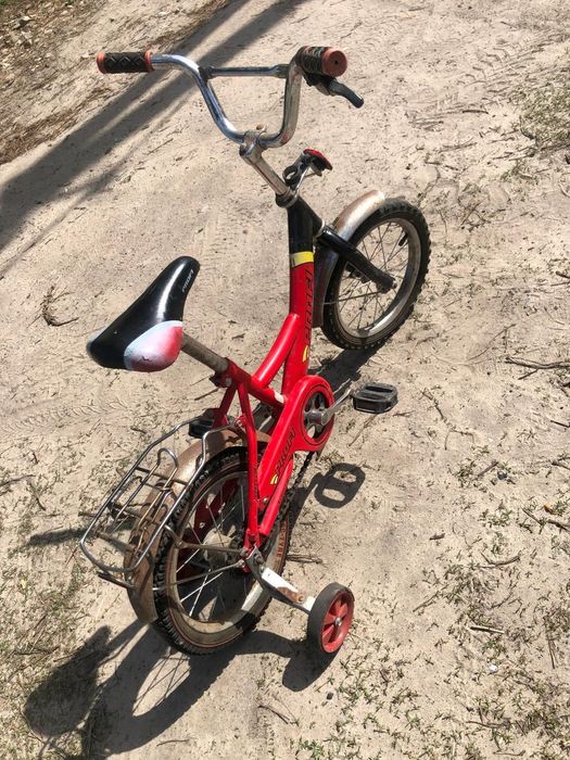 Дитячий велосипед PROFI з боковими колесами